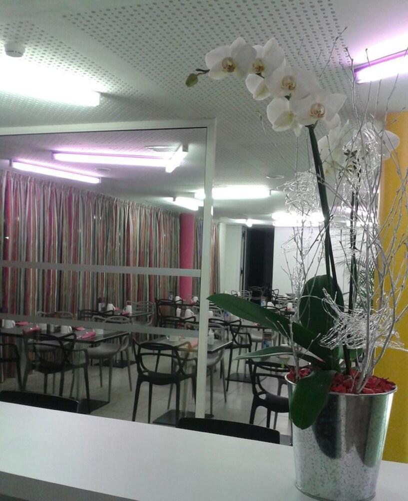 Nex Hotel Tarbes Luaran gambar